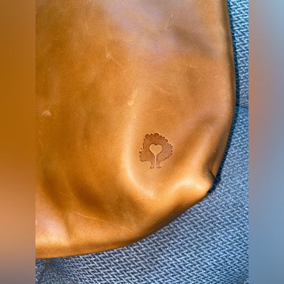 FashionAble Small Tan Leather Clutch, Zippered Top, Handmade in Mexico - Picture 7 of 9